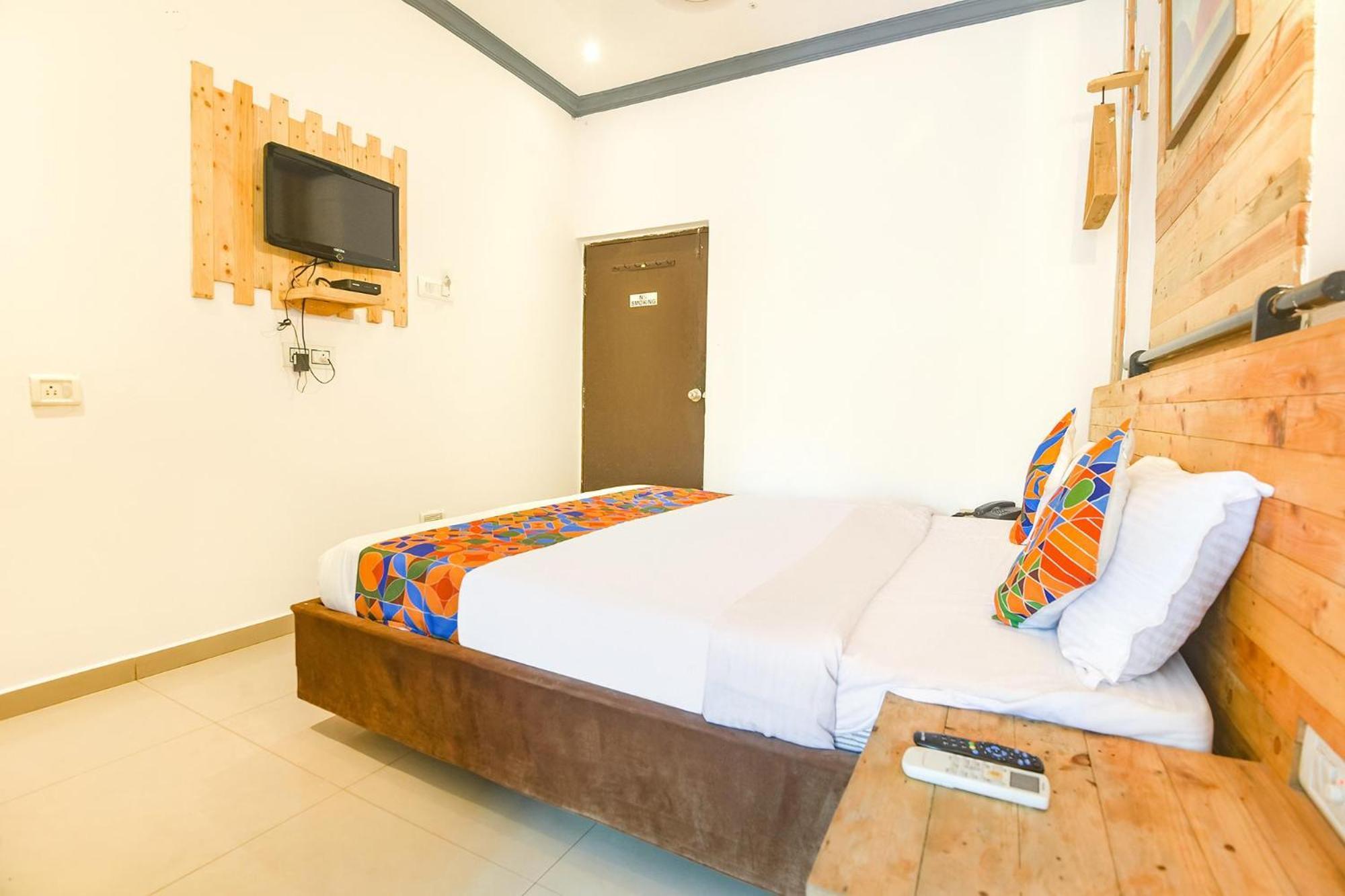 Fabexpress Neo Calangute Beach Resort Exterior foto