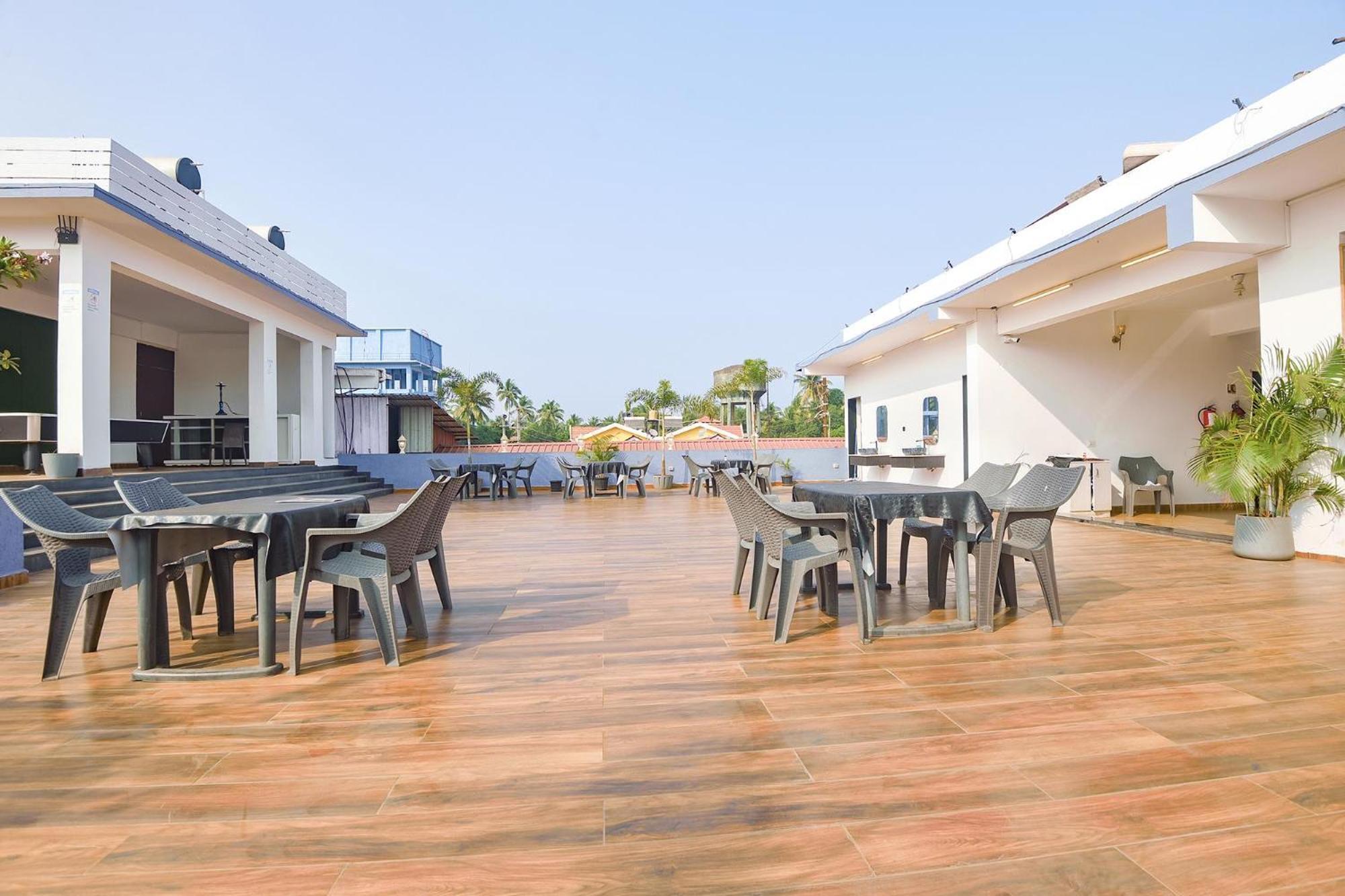 Fabexpress Neo Calangute Beach Resort Exterior foto