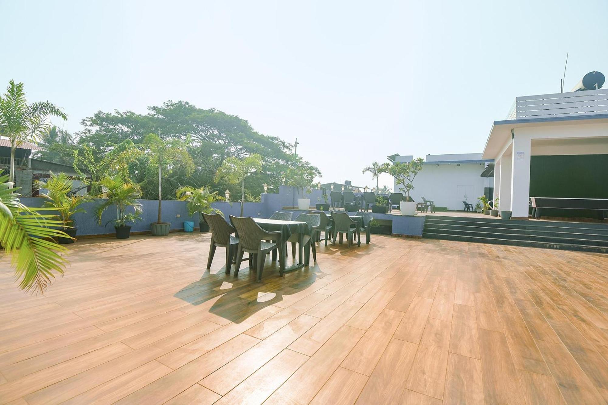 Fabexpress Neo Calangute Beach Resort Exterior foto