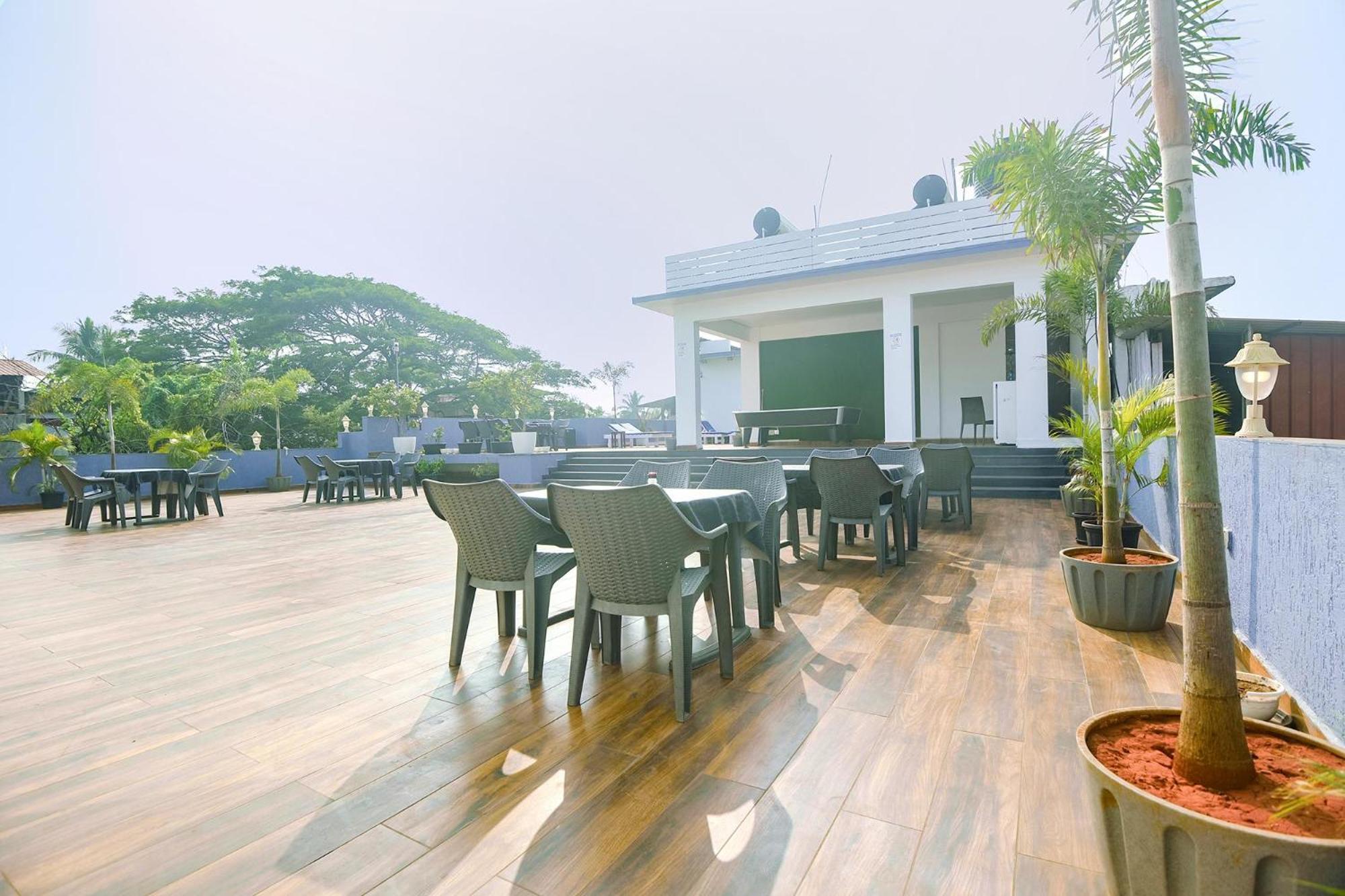 Fabexpress Neo Calangute Beach Resort Exterior foto